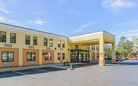 La Casa Inn & Suites-Middleboro